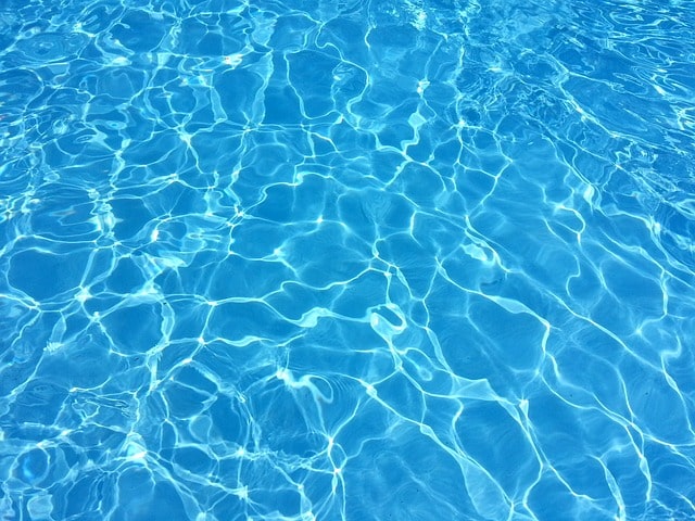 Blog atouts du vitrage piscine - vue claire de la piscine
